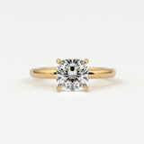Rings 14K Yellow Gold / 7 Cushion Cut Diamond Solitaire Band