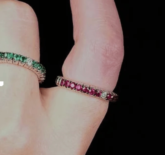 Rings 18K Gold Stretch Pink Sapphire Eternity Rings with One Diamond