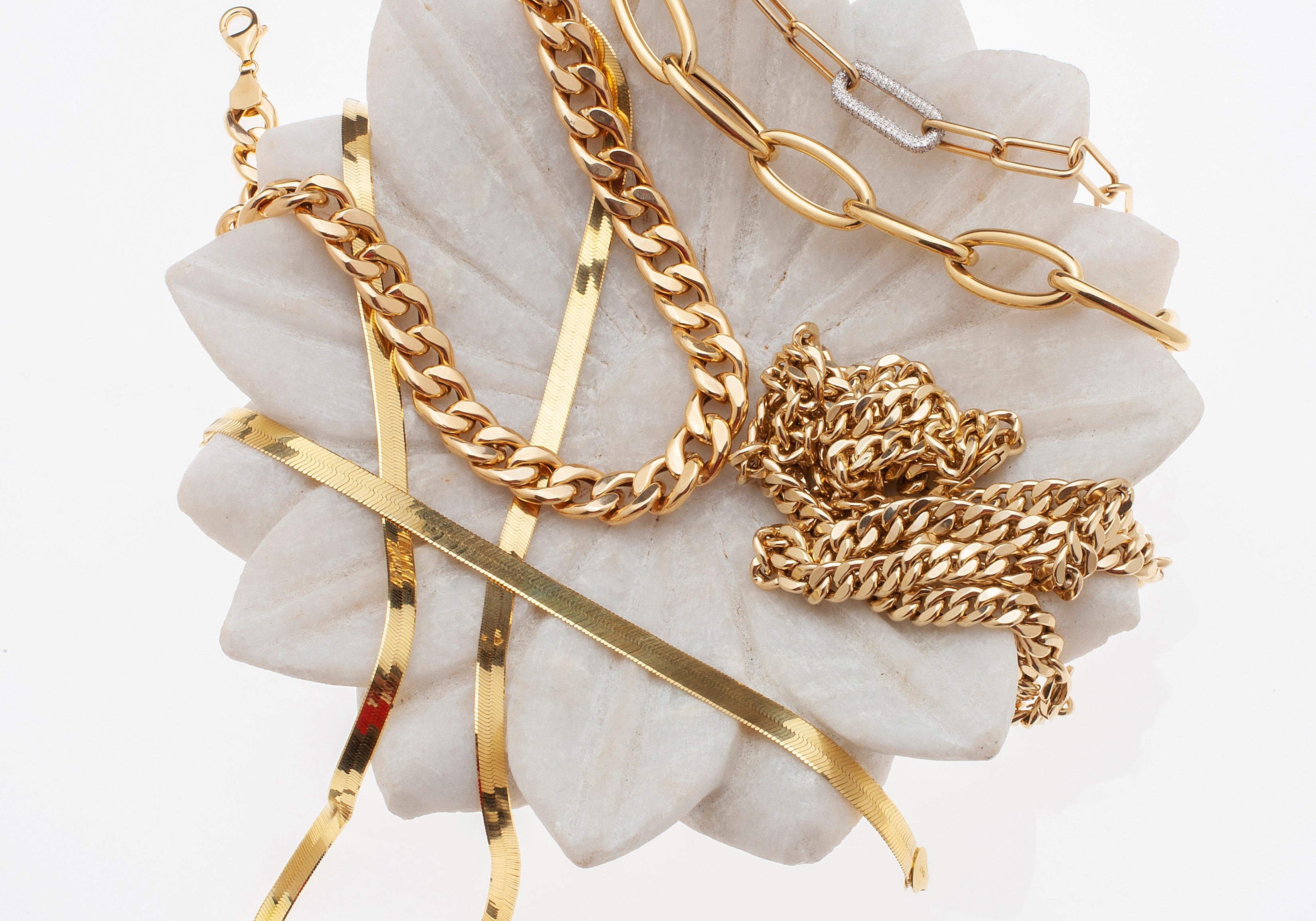 Dazzling Trends for Winter and Spring With Gold Jewelry
