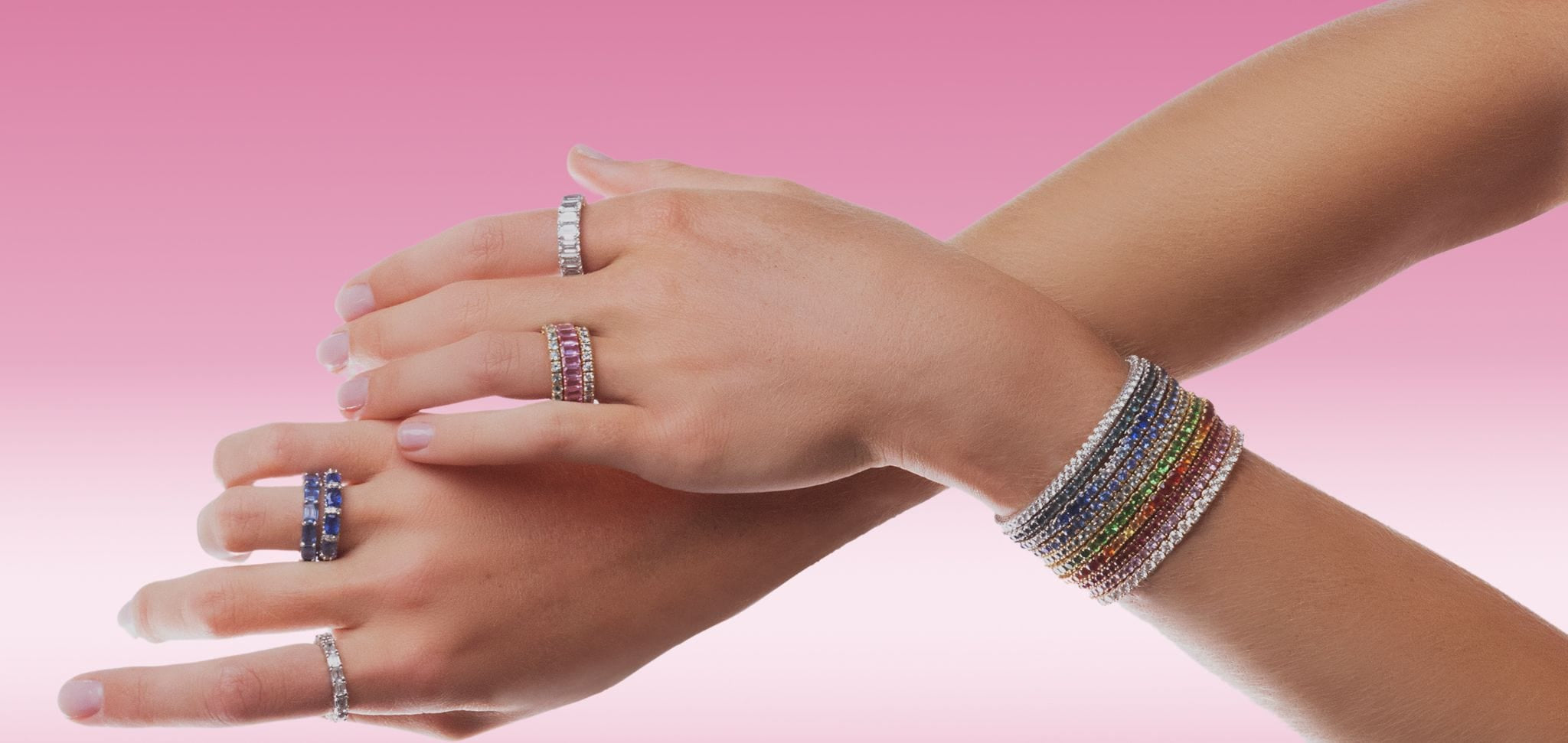 Bracelets 18K Stretch Blue Sapphire Ombre Tennis Bracelet, 2.5 Carats