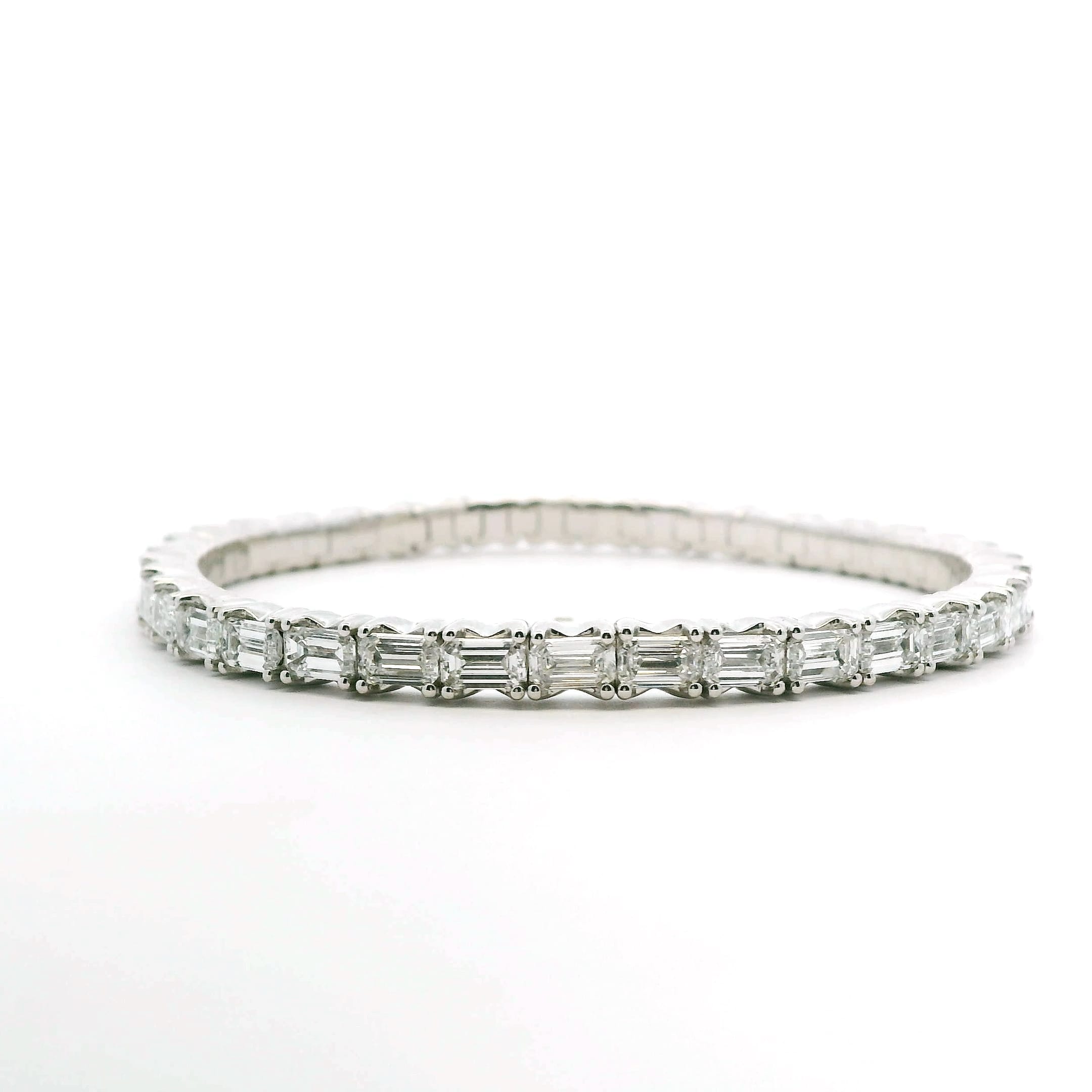 Bracelets XS:  45mm / Yellow Gold / 7-8.5 Carats Emerald Cut Diamonds TW 18K Gold East West Stretch Emerald Cut Diamond Tennis Bracelet, Modified U-Shape, Lab Grown