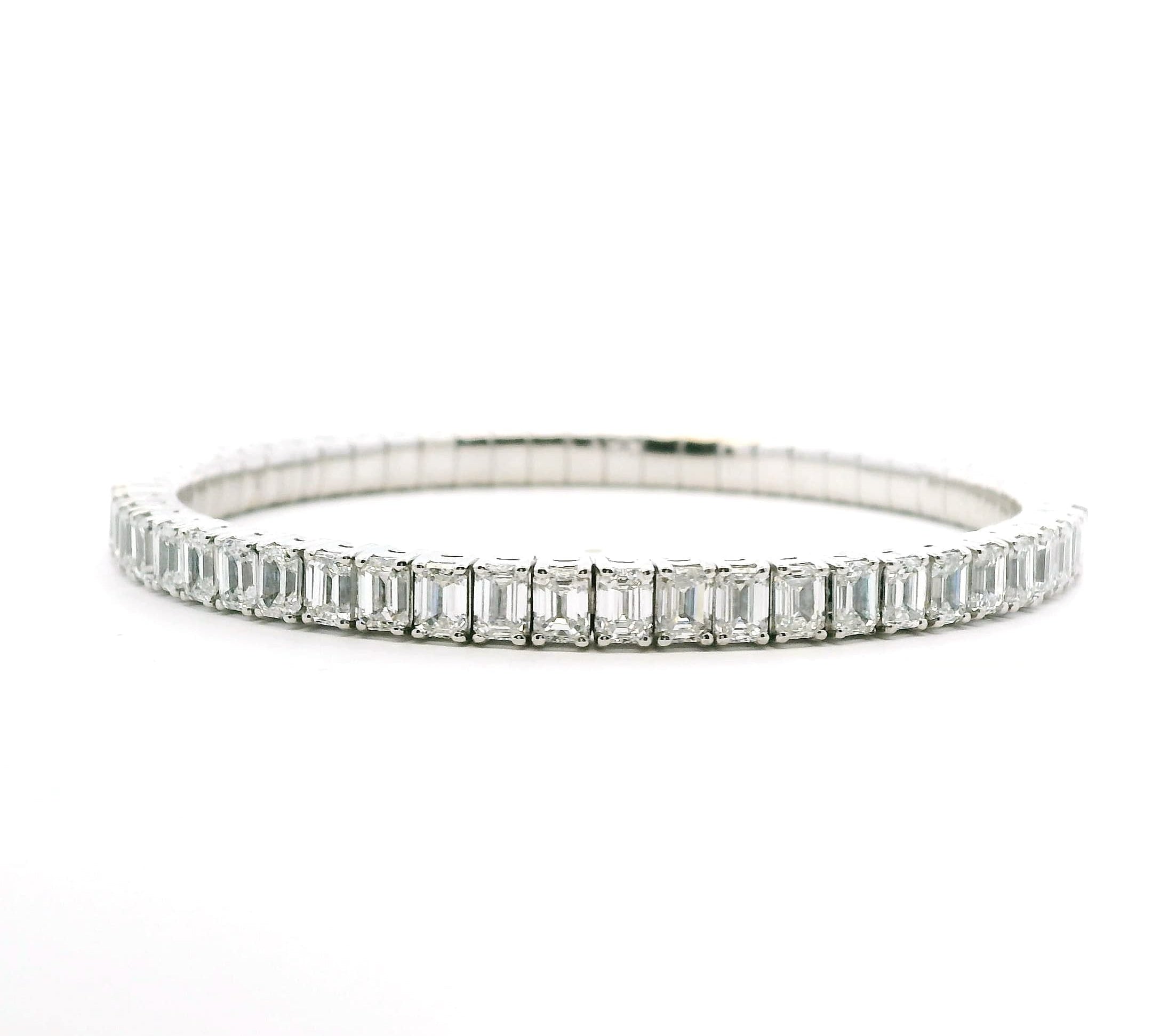 Bracelets XS:  45mm / Yellow Gold / 8.2-10.6 Carats Emerald Cut Diamonds TW 18K Gold Stretch Emerald Cut Diamond Tennis Bracelet, 4-prong, Lab Grown