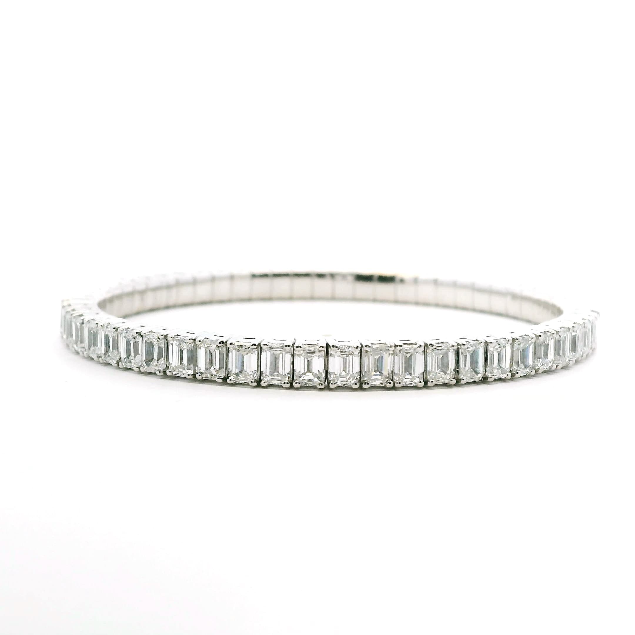 Bracelets XS:  45mm / Yellow Gold / 8.2-10.6 Carats Emerald Cut Diamonds TW 18K Gold Stretch Emerald Cut Diamond Tennis Bracelet, 4-prong, Lab Grown