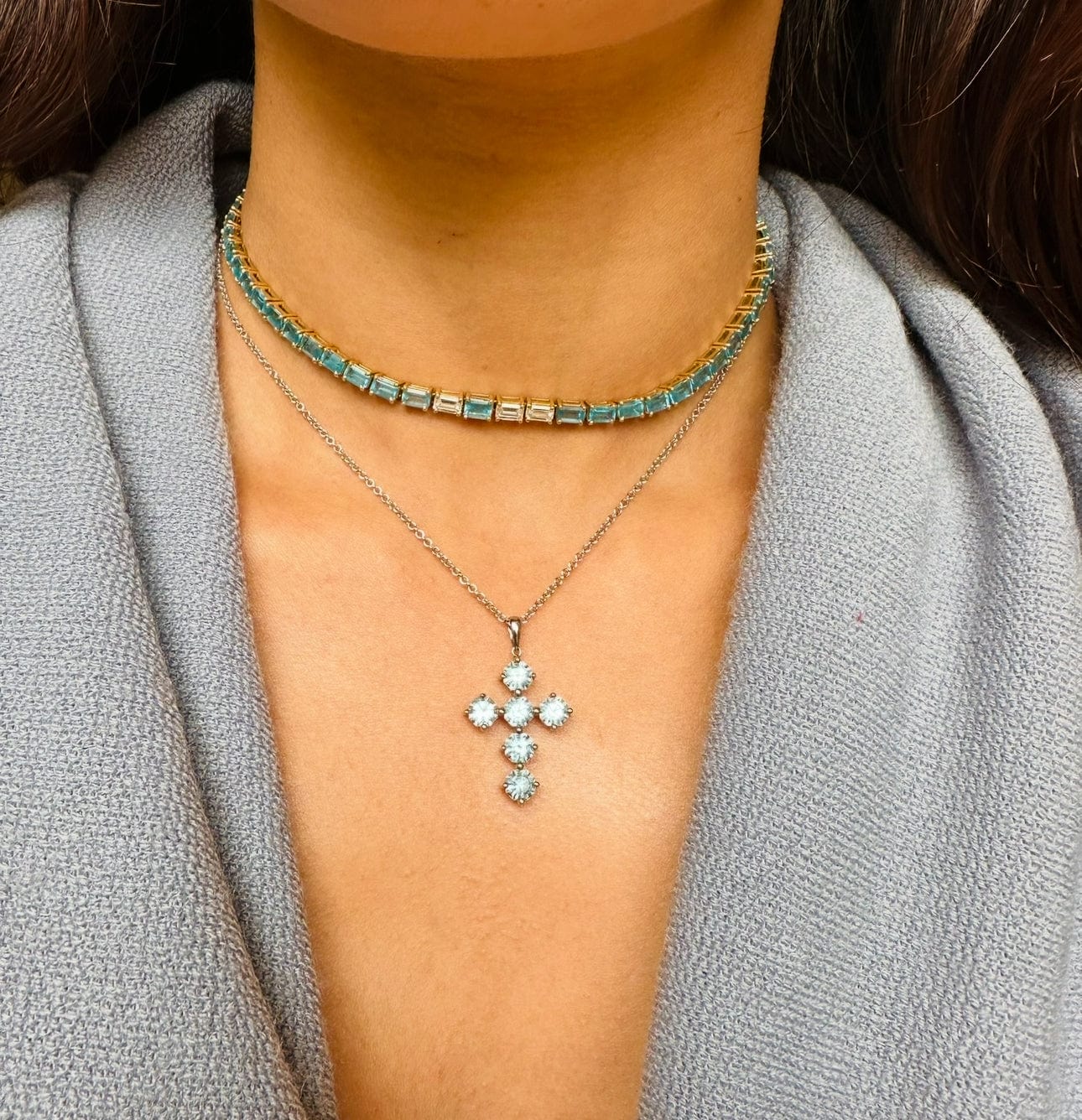 Charms & Pendants 18K Gold Light Blue Sapphire Round Brilliant Cut Cross