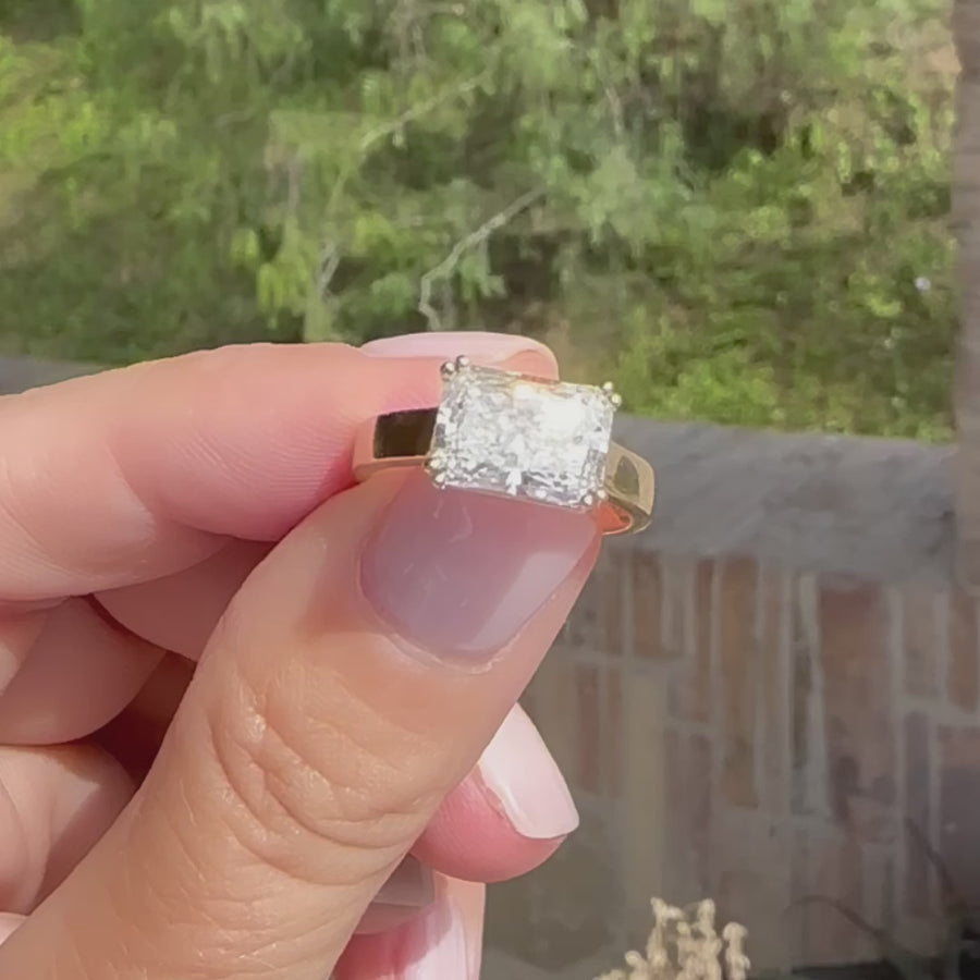 Elongated Radiant Cut Diamond Engagement Rings