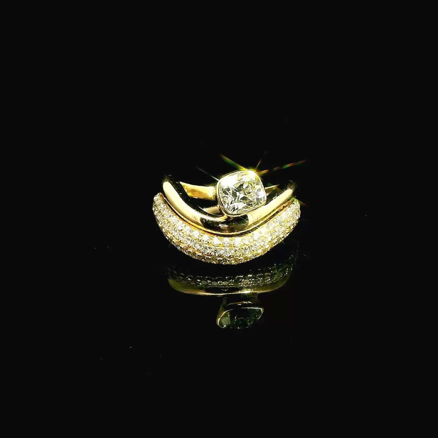 Rings 18K Gold Micro-Pave Bezel Oval Diamond Wave Ring, Lab Grown