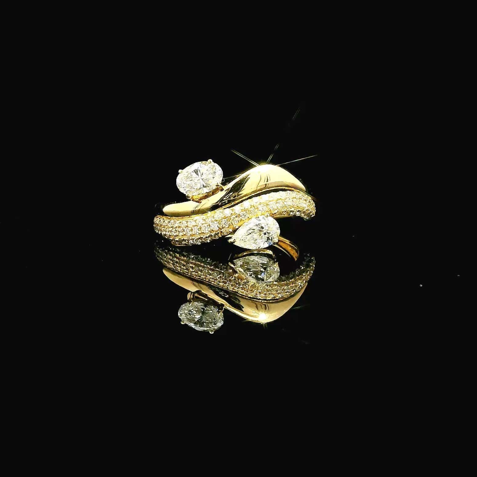 Rings 18K Gold Micro-Pave Pear And Oval Diamond Wave Ring