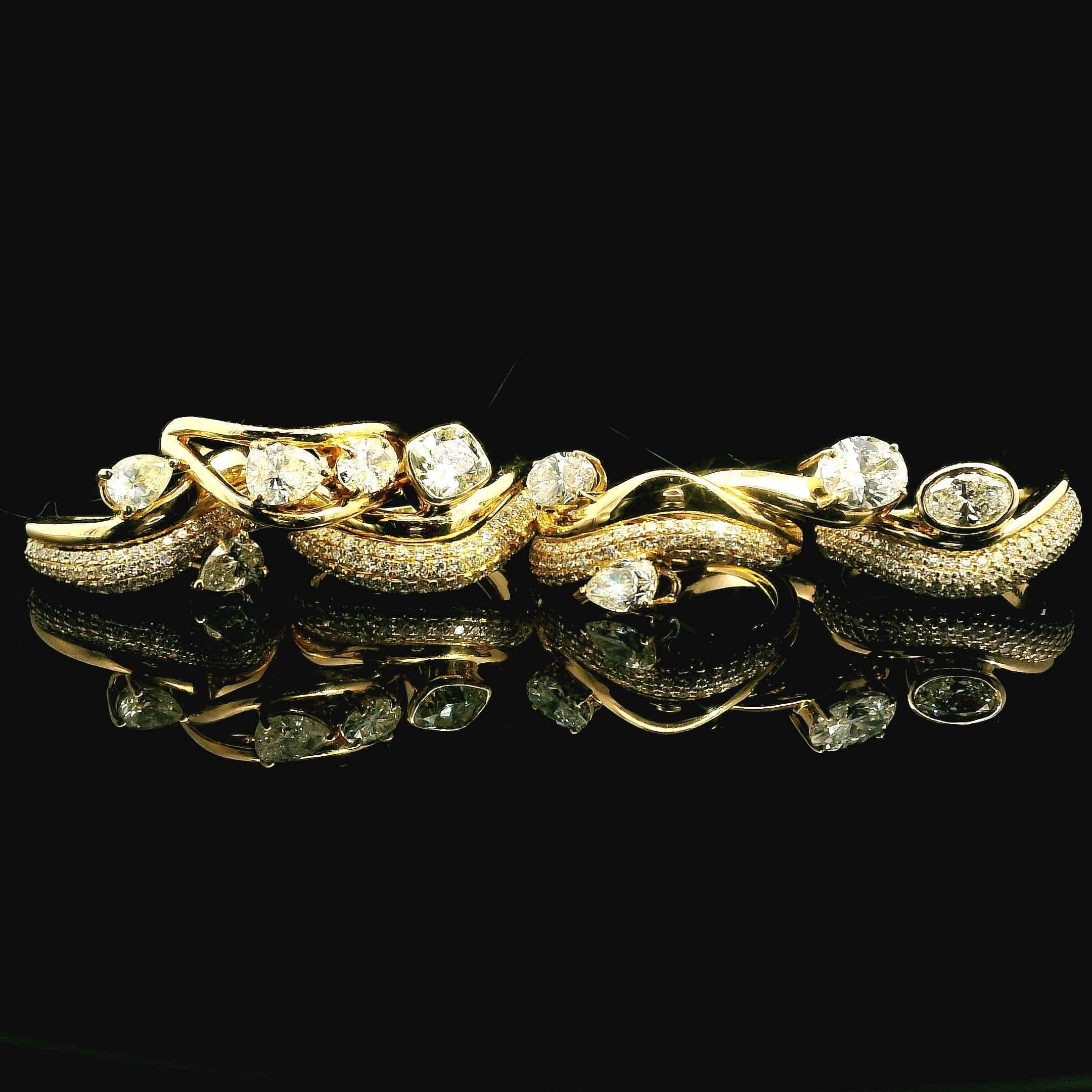 Rings 18K Gold Micro-Pave Pear And Oval Diamond Wave Ring