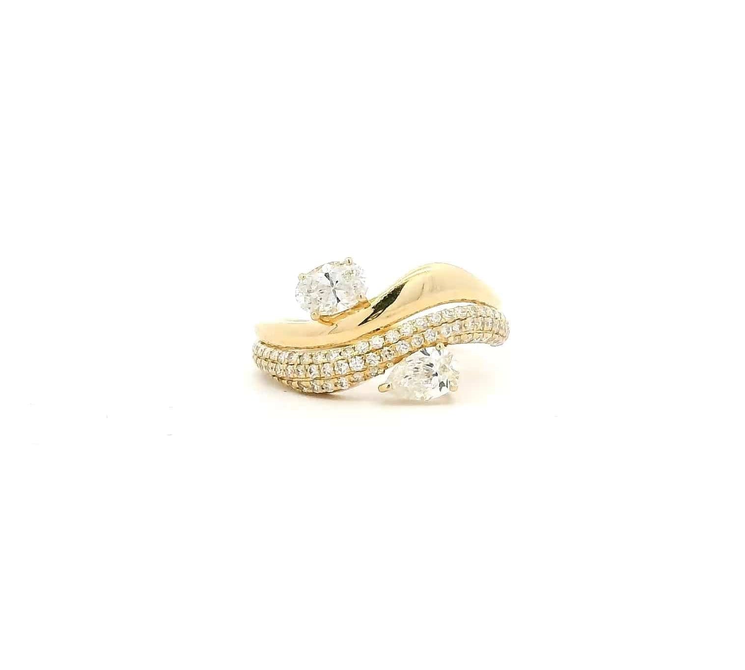 Rings 18K Gold Pear And Oval Diamond Wave Ring