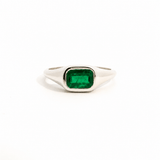Rings 6 / White Gold 18K Gold East West Emerald Baby Dome Ring
