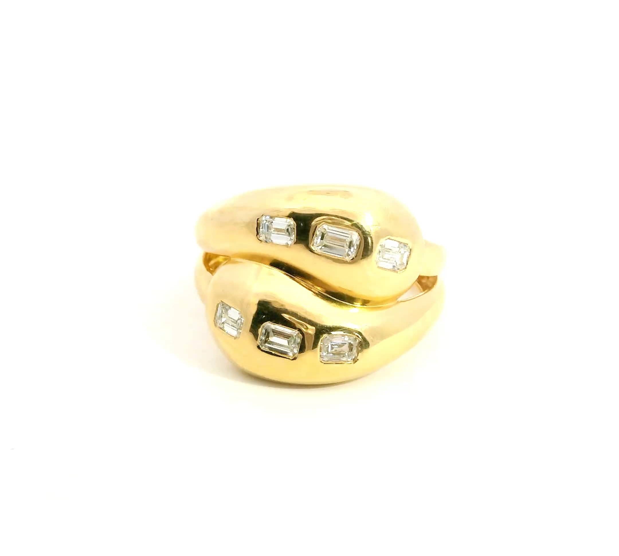 Rings 6 / Yellow Gold 18K Gold Diamond Dome Diamond Wave Ring